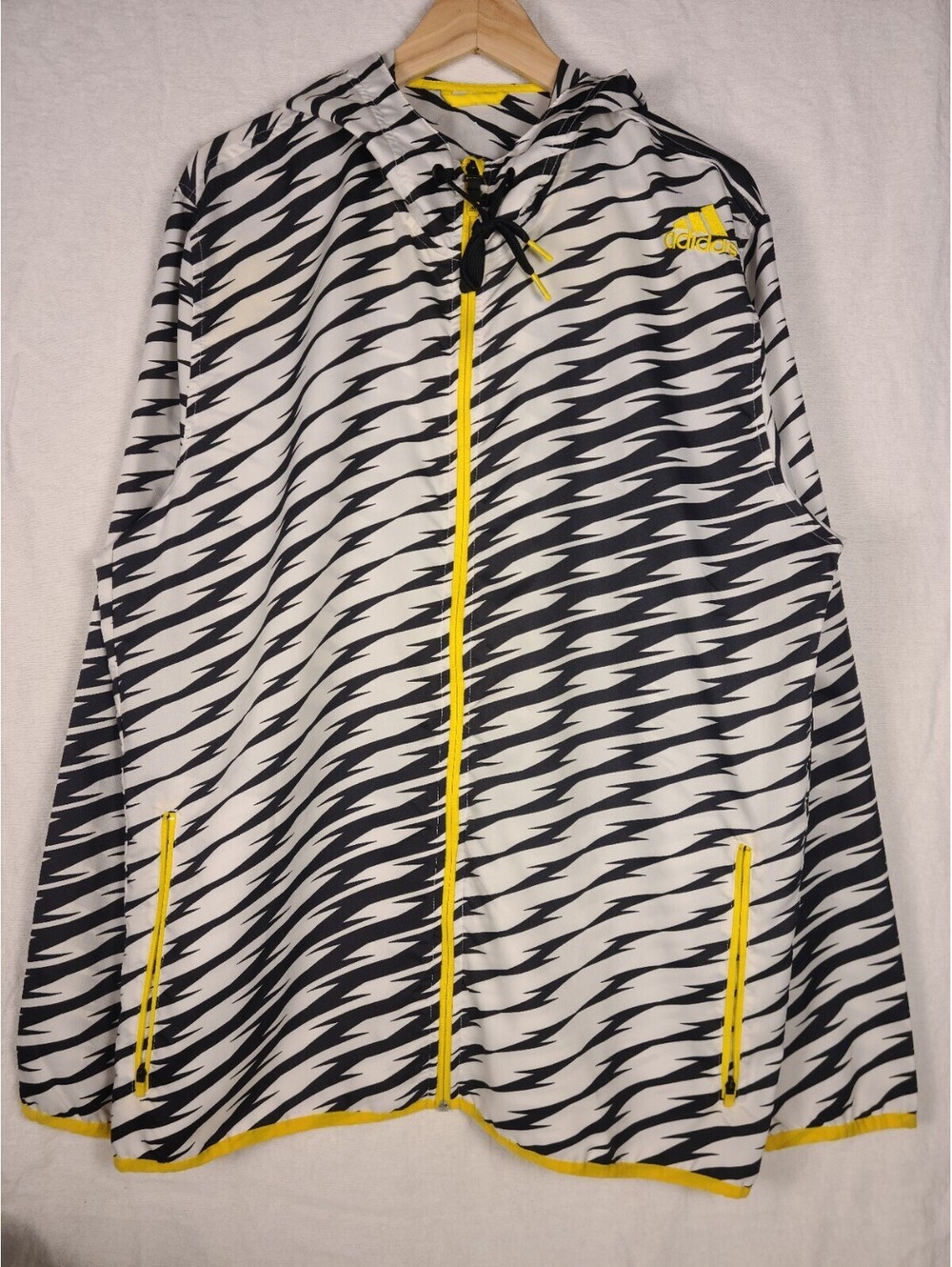 Adidas Jacket Mens XL White Black Yellow Full Zip Hooded Windbreaker